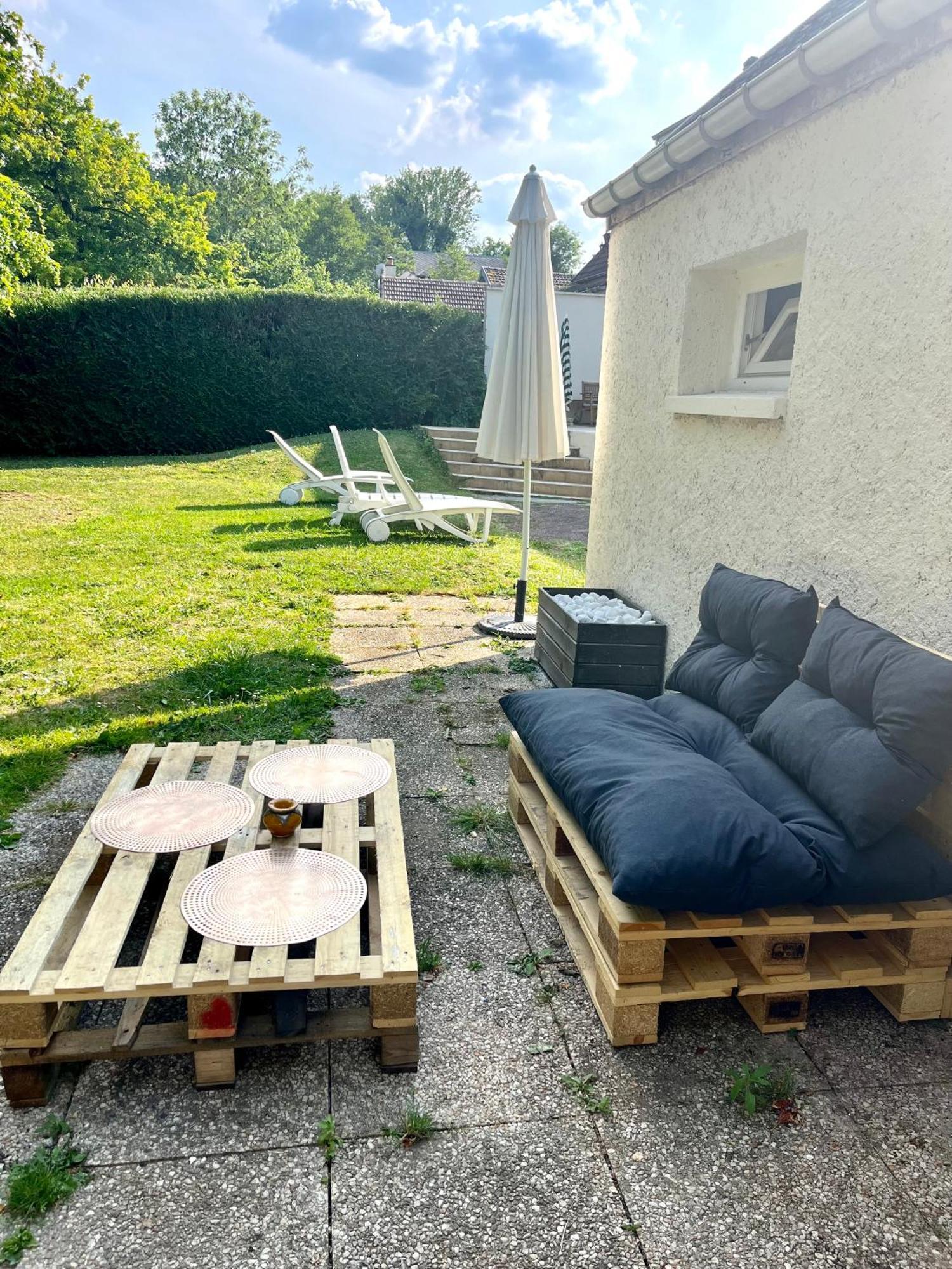 Studio Avec Grand Jardin + Parking Seraincourt Eksteriør billede